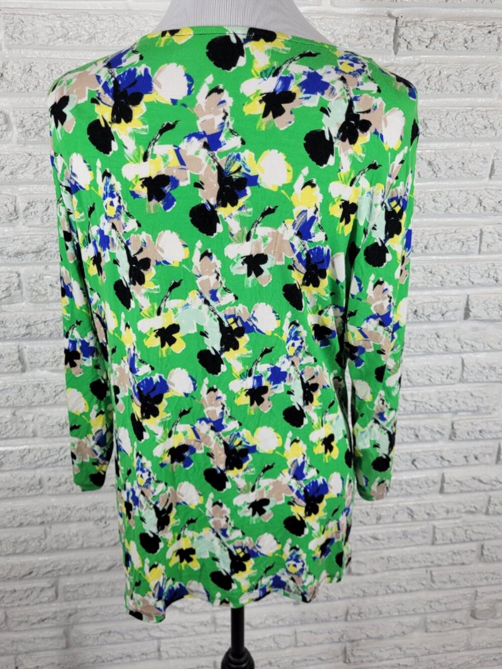 Dana Buchman Womens Top XL Green Yellow Watercolor V-Neck 3/4 Sleeve WAT98E - Picture 6 of 10